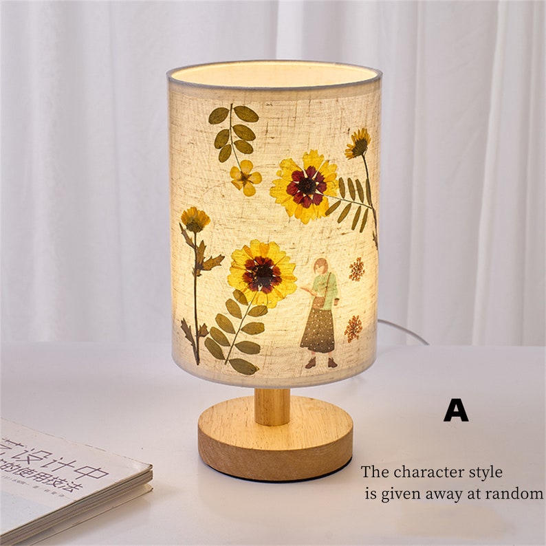 DIY Pressed Flower Bedside Lamps