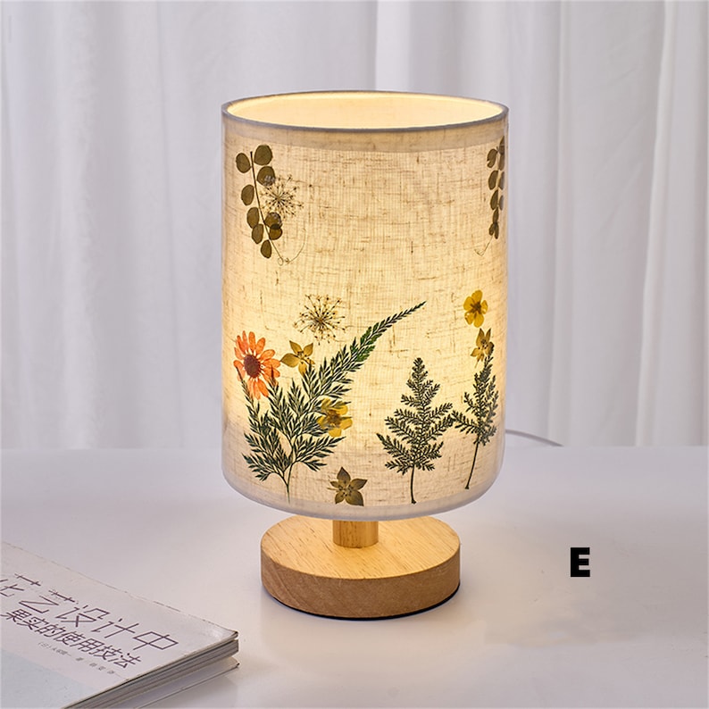 DIY Pressed Flower Bedside Lamps