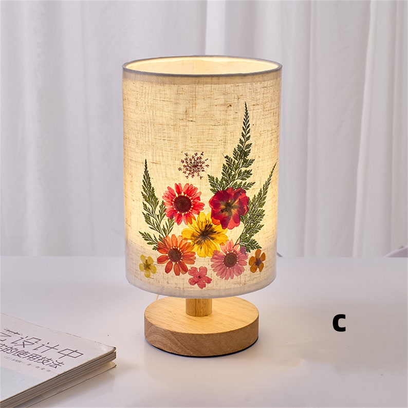 DIY Pressed Flower Bedside Lamps