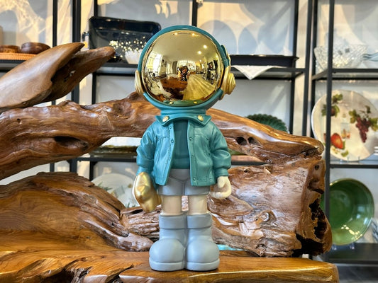 Astronaut Statue / Sculpture Cosmonaut