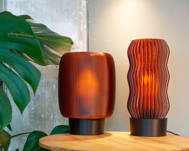 WAVY x AMBER table lamp, retro minimal design