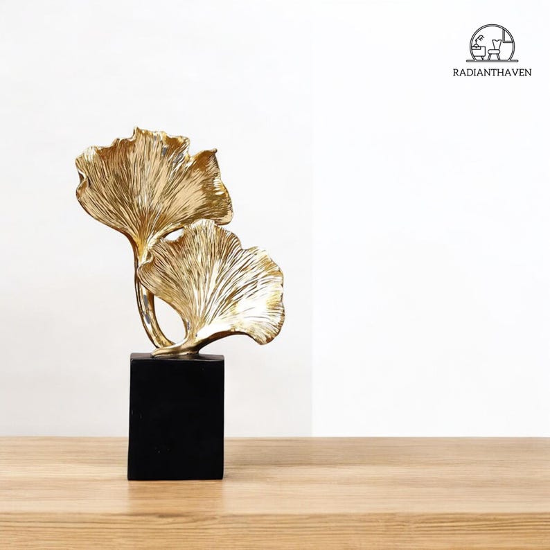 Gold Ginkgo Leaf Figurine Luxurious Resin Figurine Office Decoration