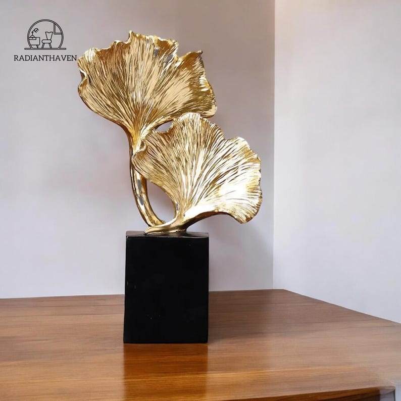 Gold Ginkgo Leaf Figurine Luxurious Resin Figurine Office Decoration