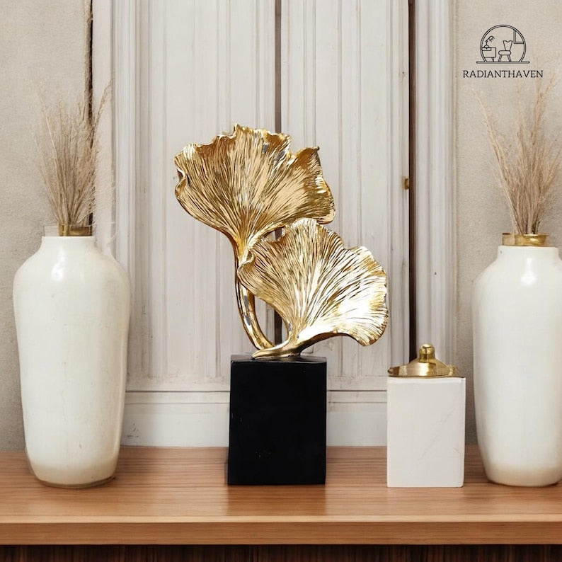 Gold Ginkgo Leaf Figurine Luxurious Resin Figurine Office Decoration